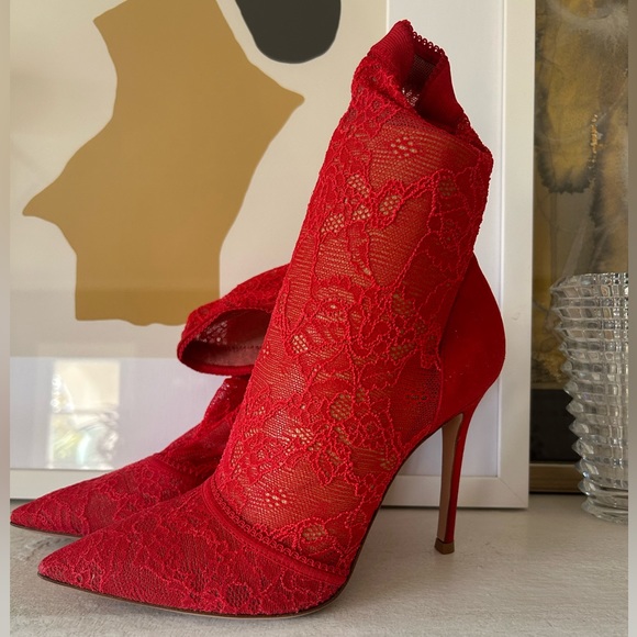 Gianvito Rossi Red Lace Booties. Brand New. Never Worn. - Picture 3 of 3